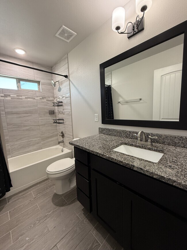 Building Photo - 1099 Sky River St