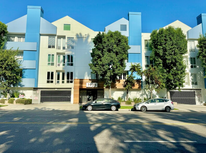 Building Photo - 1930 S Beverly Glen Blvd
