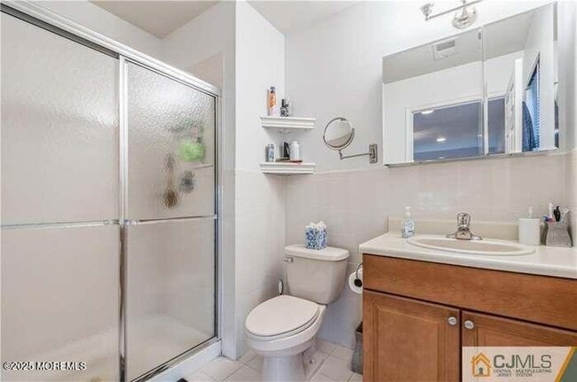 Building Photo - 115 Chariot Ct