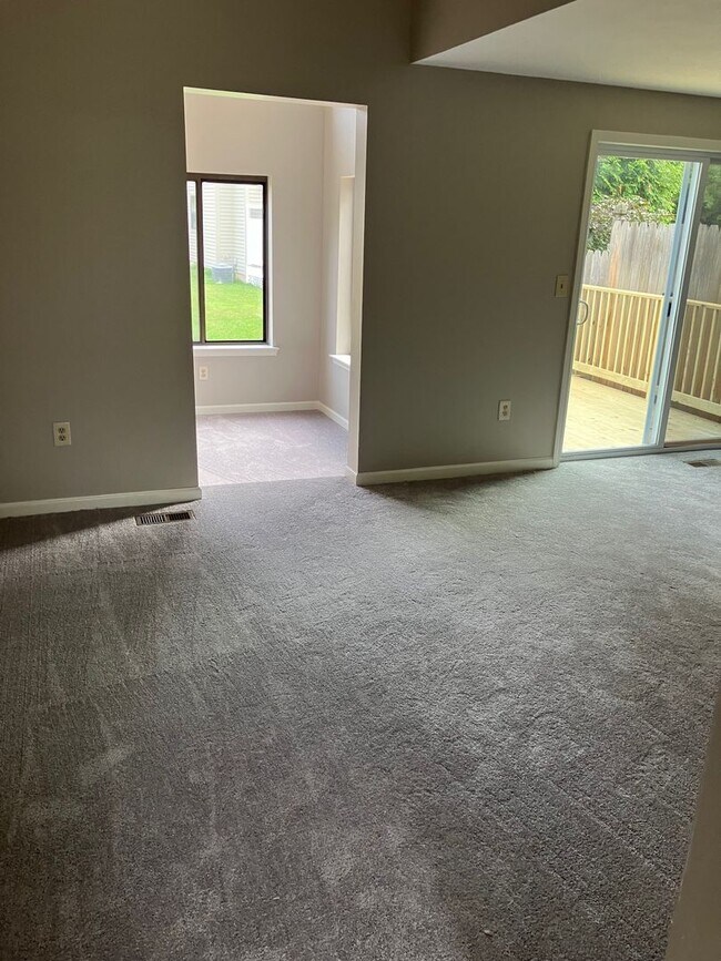 Building Photo - Comfortable, All-New Liverpool TownHome