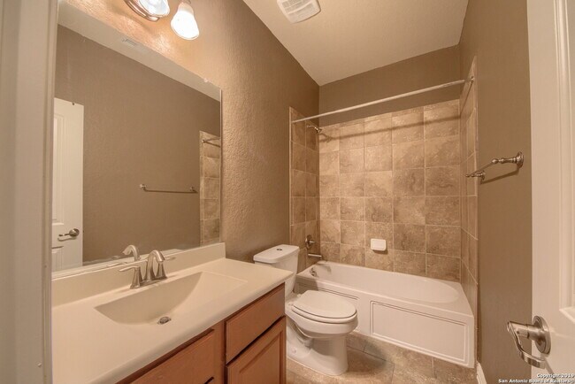 Building Photo - Gorgeous home in the elegant Stillwater Ranch Subdivision is available for immediate move-in.