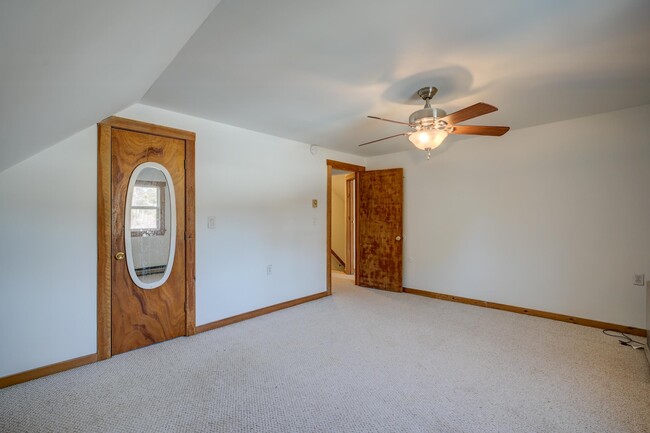 Building Photo - 99 Pine St