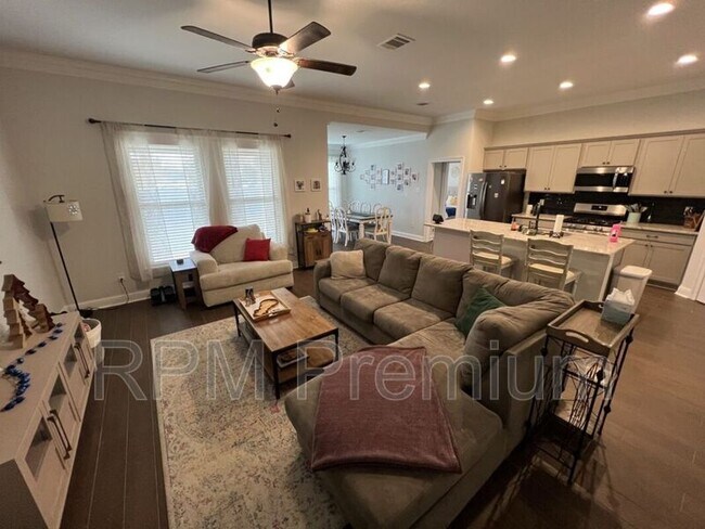 Building Photo - 14401 Sterling Oaks Dr