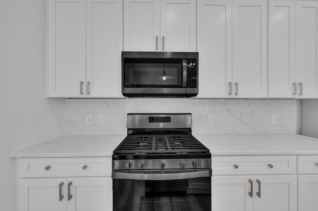 Building Photo - *Modern Construction Luxury Townhome - Downtown Raleigh*