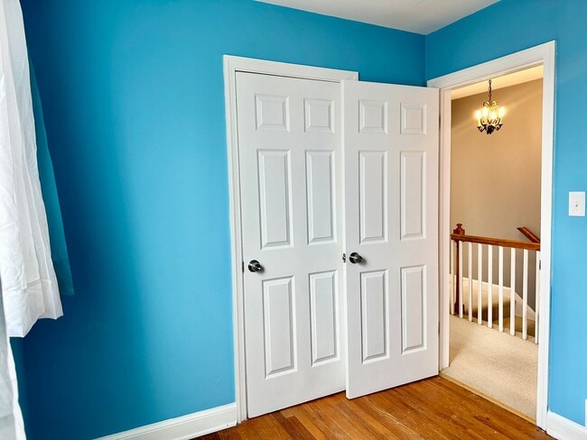 Building Photo - Charming 3-bedroom, 1.5-bathroom! Pets Wel...