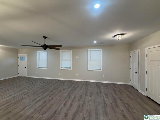 Building Photo - 7120 Suter Rd