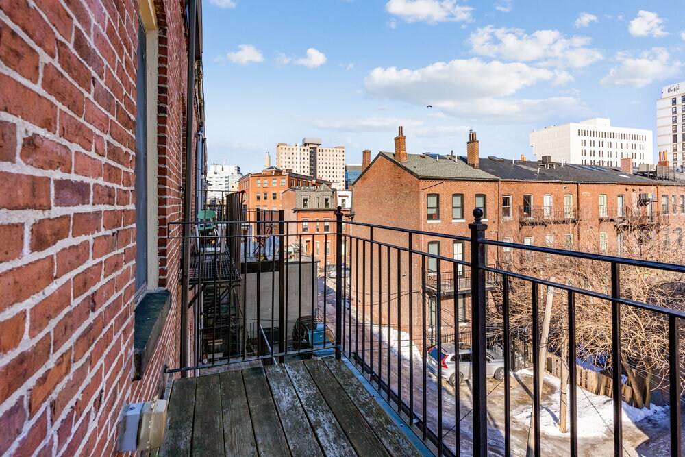 Building Photo - 1609 Tremont St