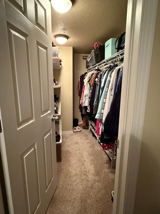 Building Photo - 9438 Ashbury Cir