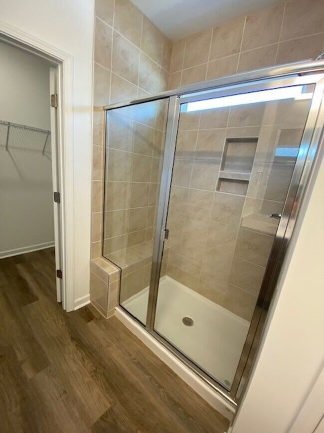 Building Photo - Brand new 3 bedroom 2.5 bath home in Leland