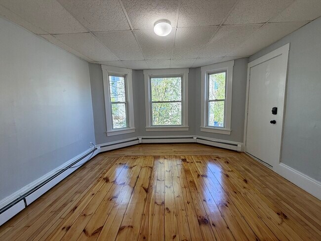 Building Photo - 93 Bellevue Ave