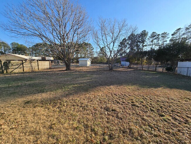 Building Photo - 6615 Keeler Dr