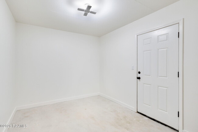 Building Photo - 304 W Broussard St