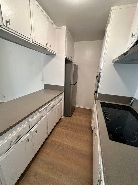 Building Photo - 428 N Hayworth Ave