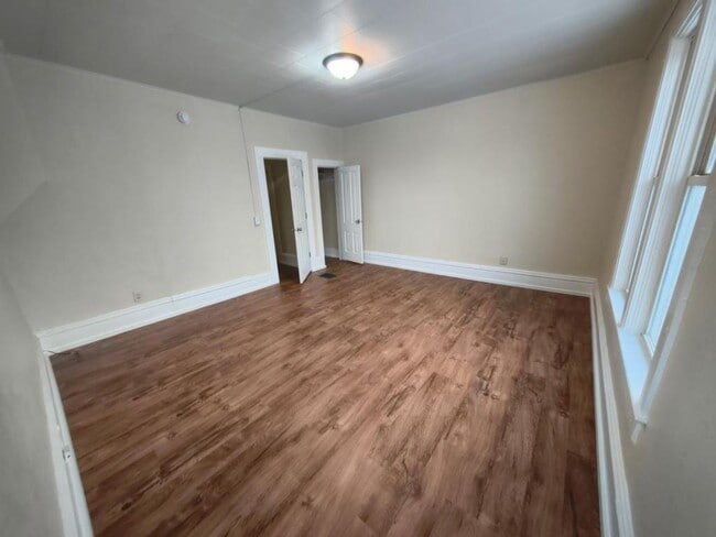 Building Photo - 1114 Cumming Ave