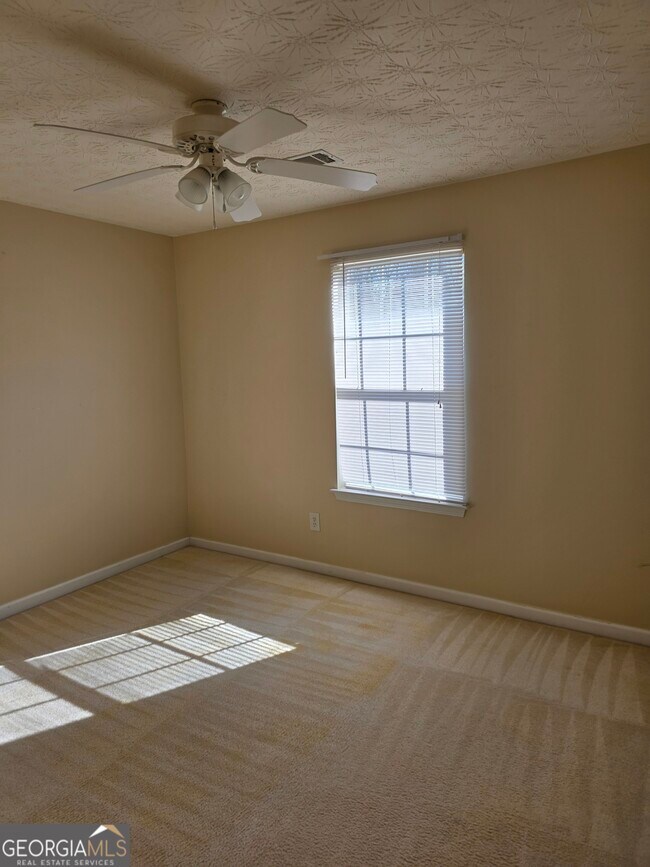 Building Photo - 387 Spring Walk Trce