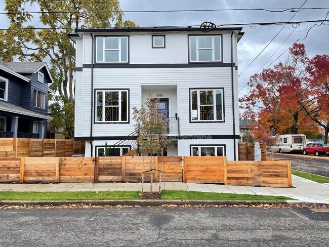 Building Photo - 5886 SE 46th Ave