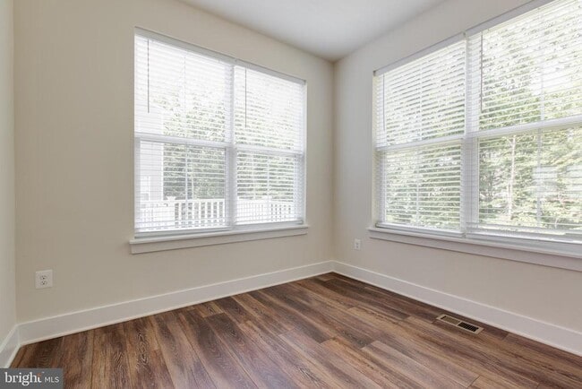 Building Photo - 2546 Buckthorn Dr