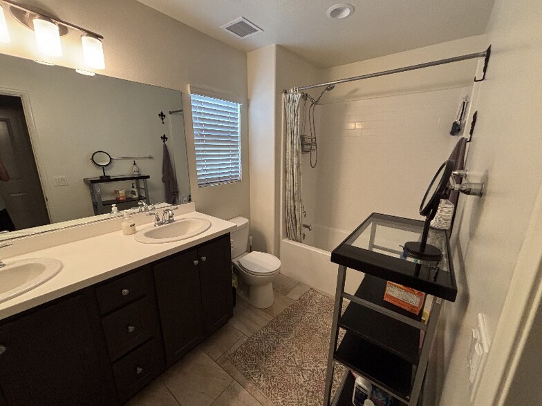 Building Photo - 7068 Laban Ln