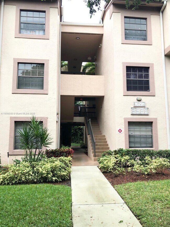 Primary Photo - 10791 NW 14th St