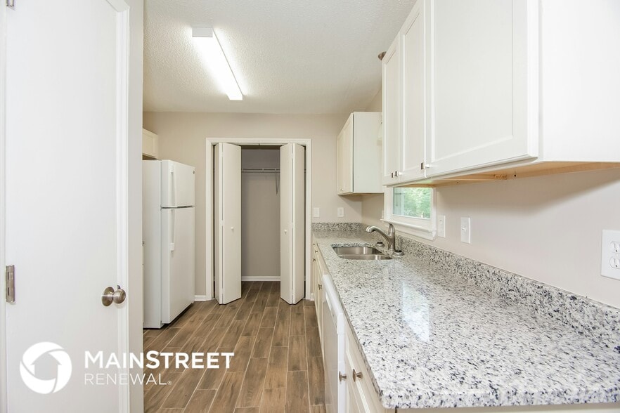 Building Photo - 4511 Longbriar Dr