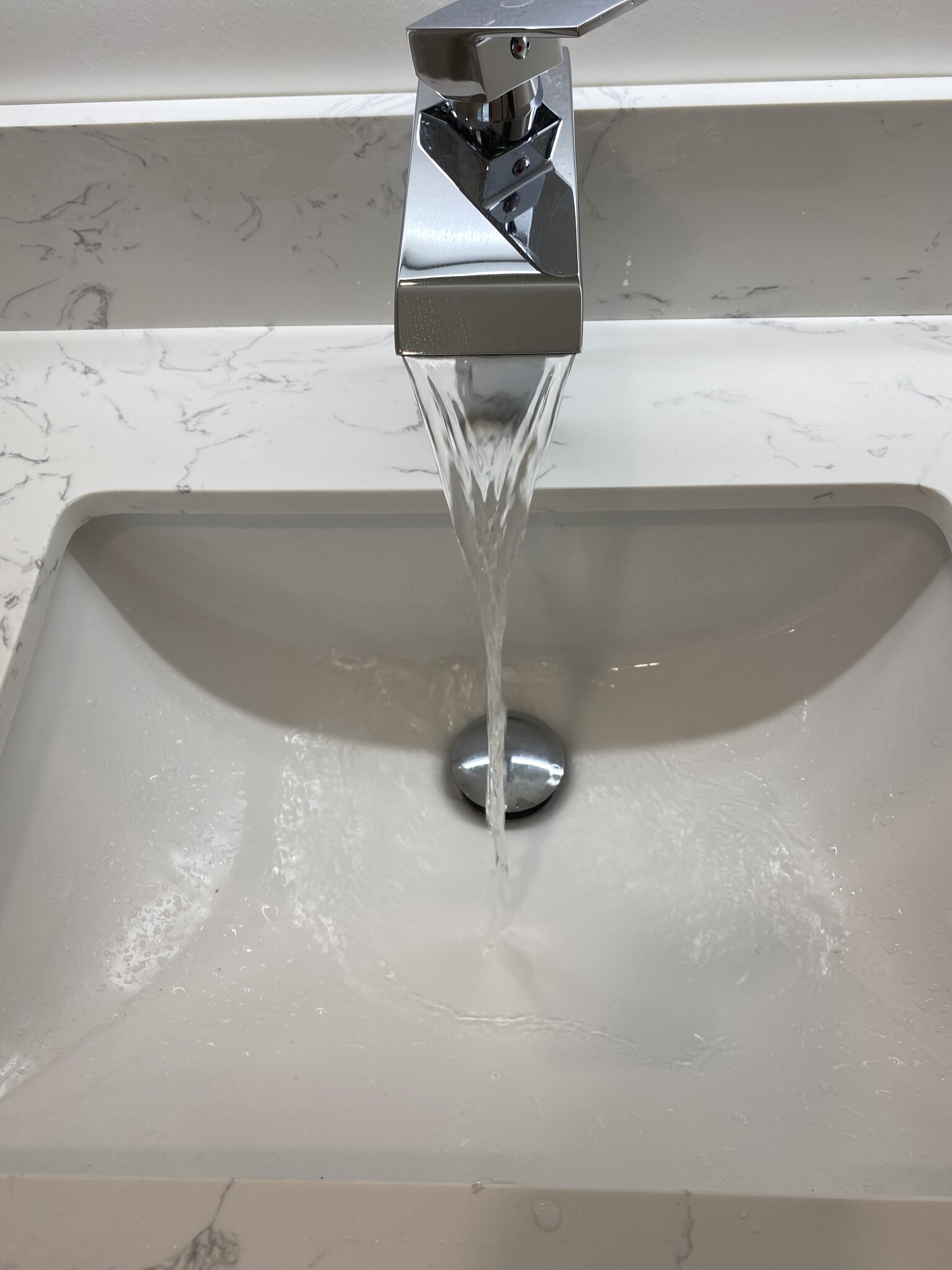 Modern faucet - 1154 Cypress Ave