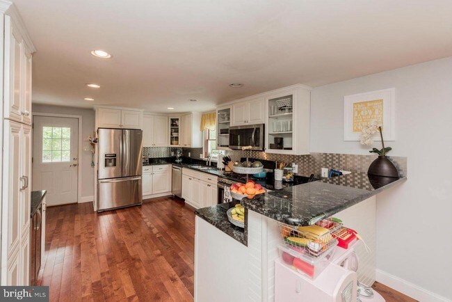 Building Photo - 6135 Waterloo Rd