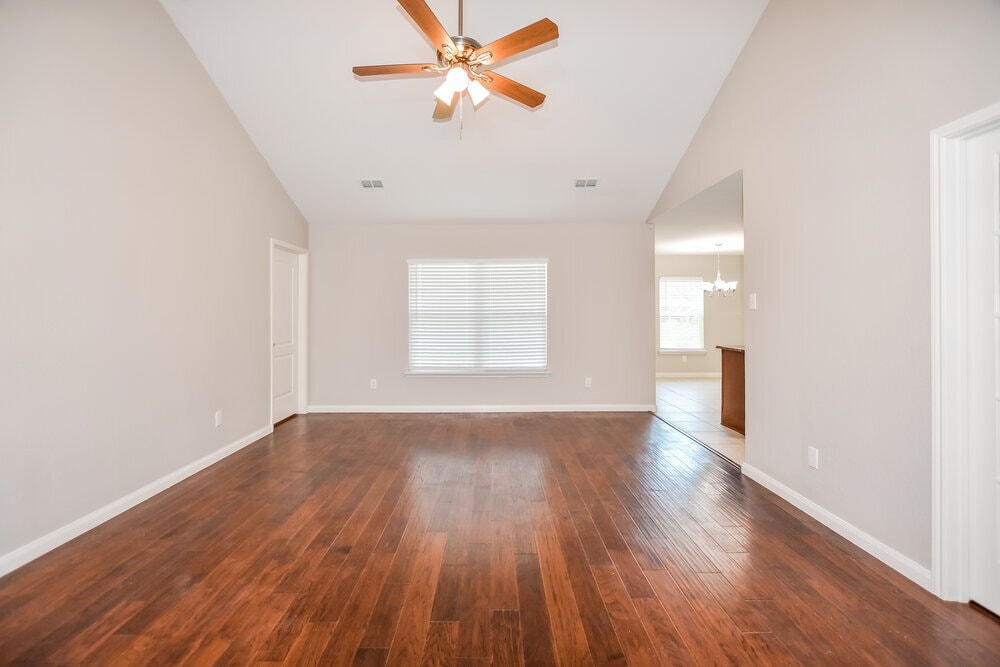 Building Photo - 3006 Flowering Springs Dr