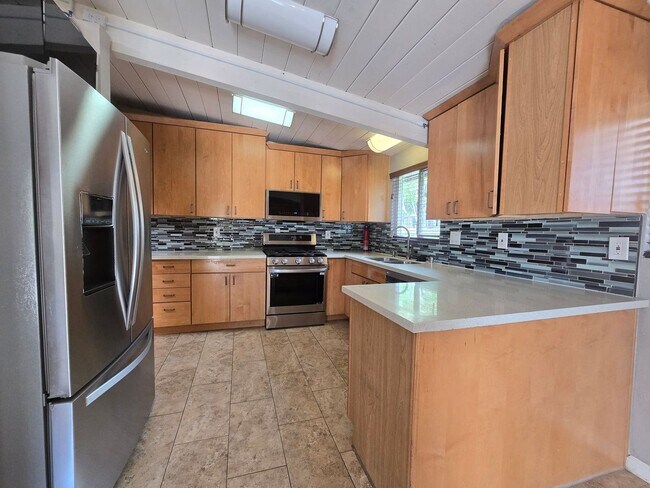 Building Photo - 5539 Baja Dr