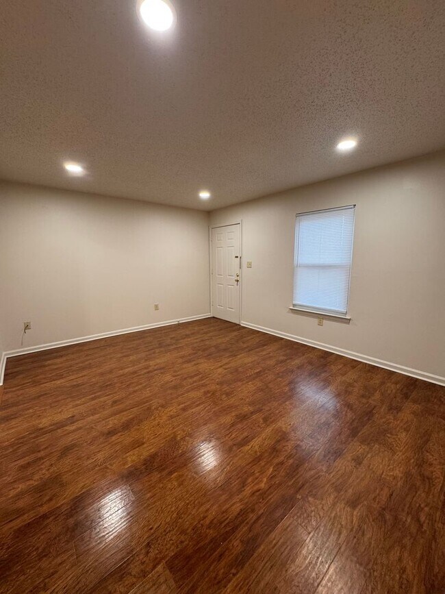 Building Photo - Apartment for Rent in Bridgewater