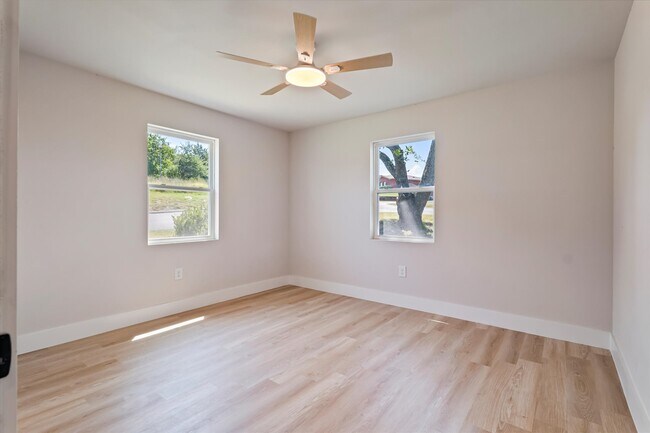 Building Photo - 8500 Gibbs Dr