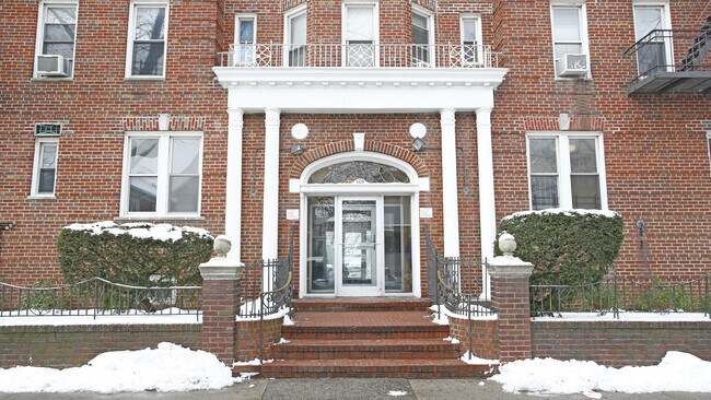Building Photo - 120 Kenilworth Pl