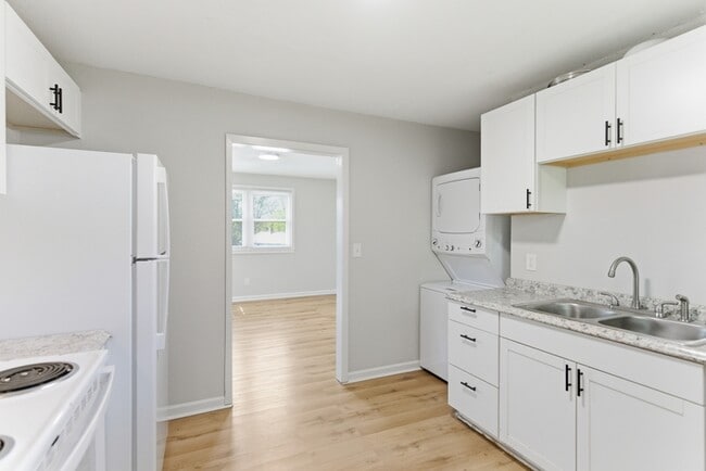 Building Photo - 297 S Benedict Ave