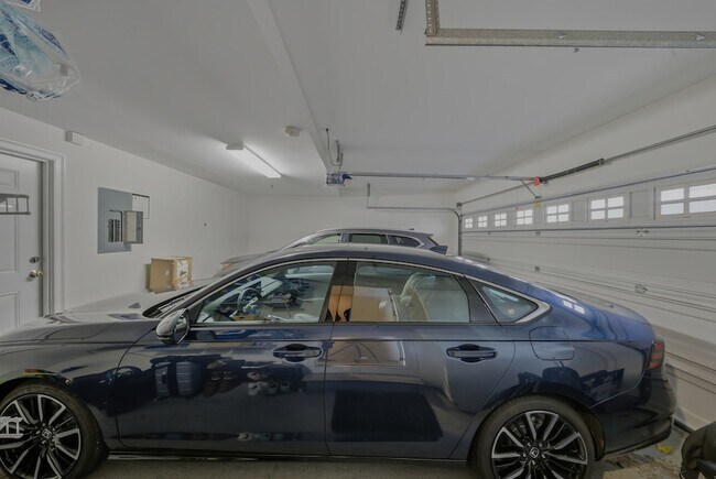 Building Photo - 1707 Summer St