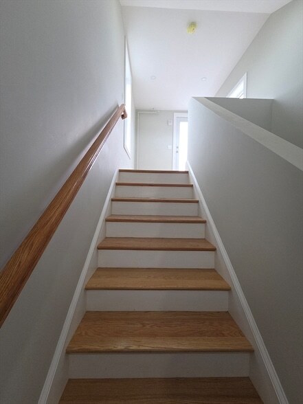 Building Photo - 7 Thornley St
