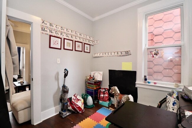 Building Photo - 19 Graham St