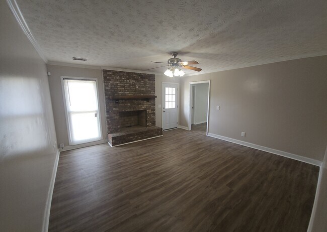 Building Photo - 5727 Lexington Dr