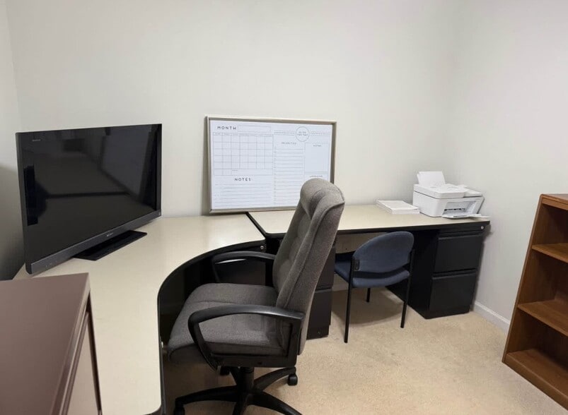 Building Photo - 4220 Plantation Oaks Blvd