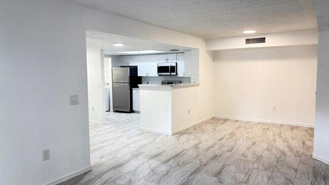 Building Photo - 5025 Wiles Rd