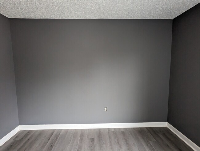 Building Photo - Room in House on Brian William Rd