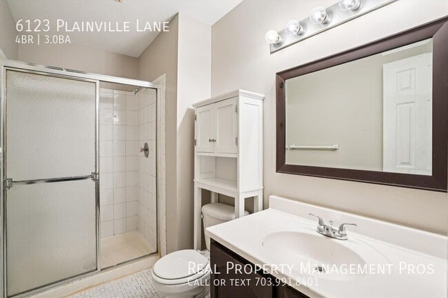 Building Photo - 6123 Plainville Ln