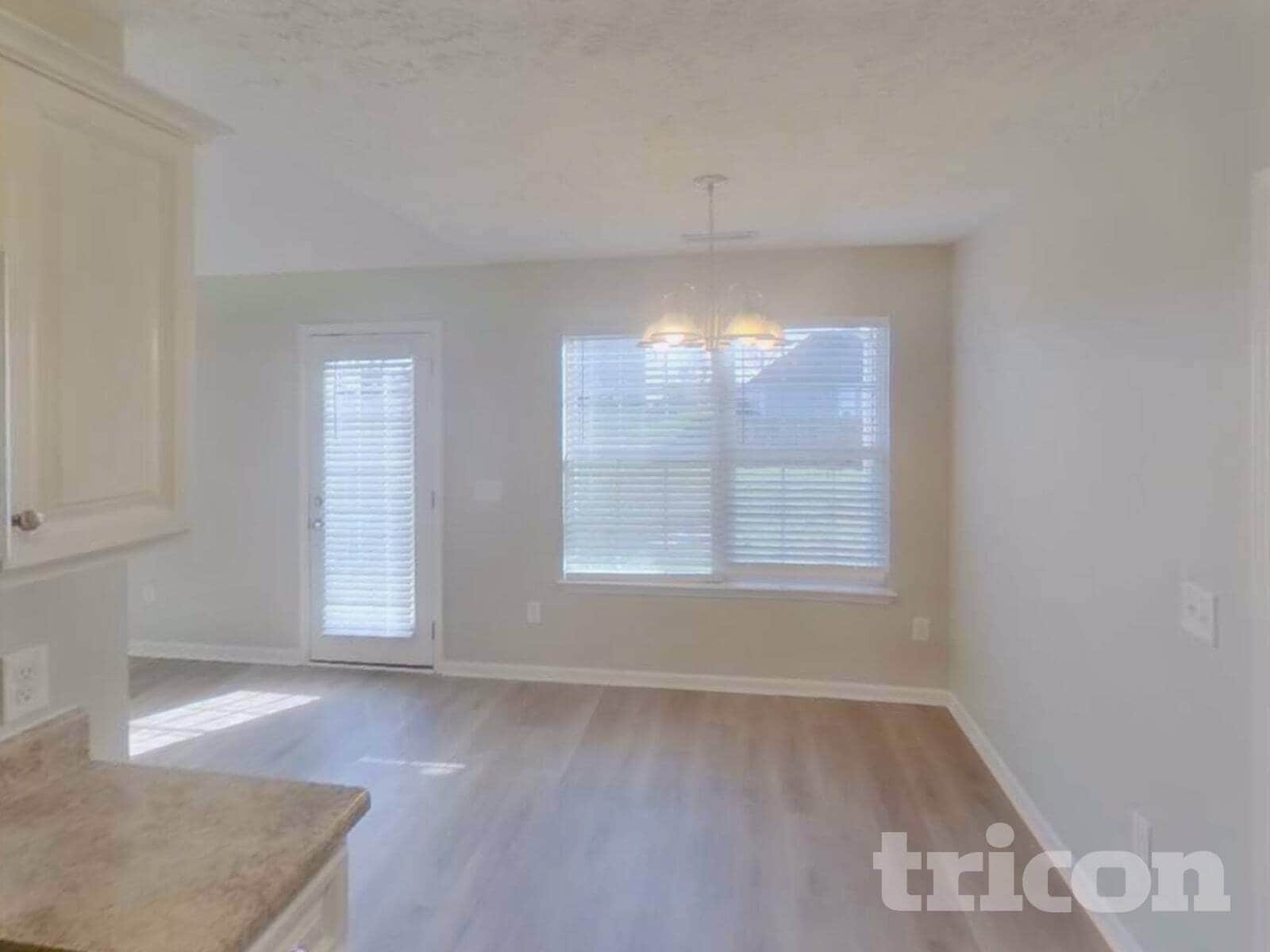 Building Photo - 1020 Niagra Way