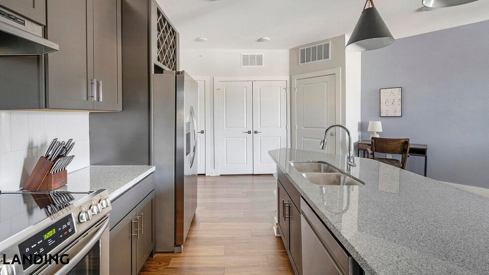 Building Photo - 701 Rahling Rd