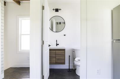 Building Photo - 507 N Cameron St