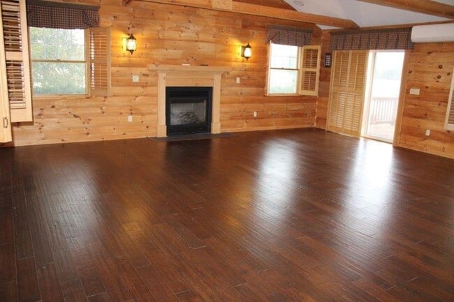 Building Photo - 2-Story Rancher in a Peaceful Setting