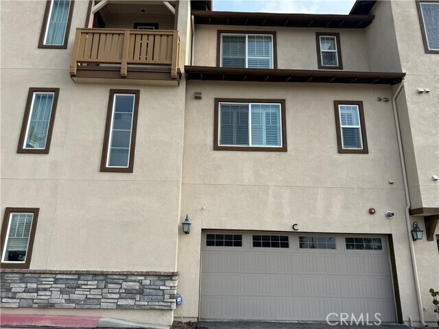 Building Photo - 717 S Azusa Ave