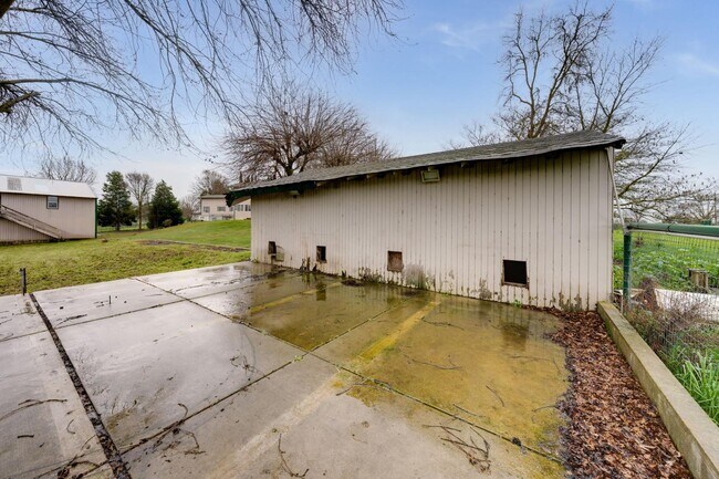 Building Photo - 12707 Leo Ln