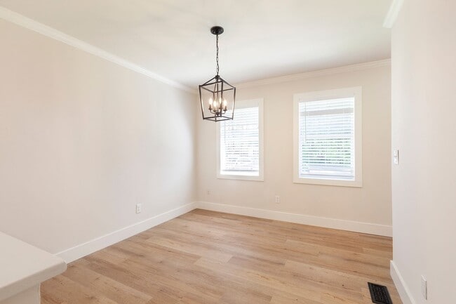 Building Photo - 3bd/3ba Home w/ Fully Fenced Backyard and Deck!