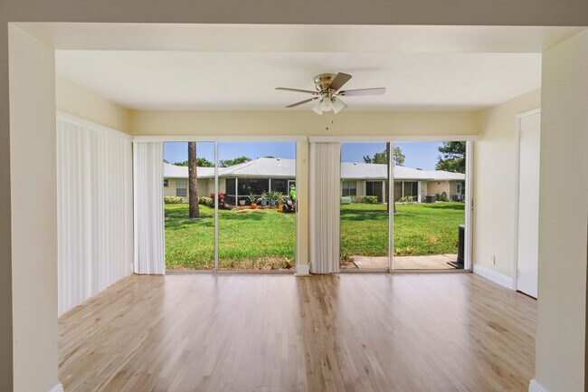 Building Photo - 459 Franconia Cir