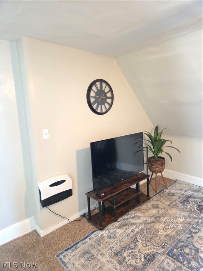 Building Photo - 1450 E 110th St