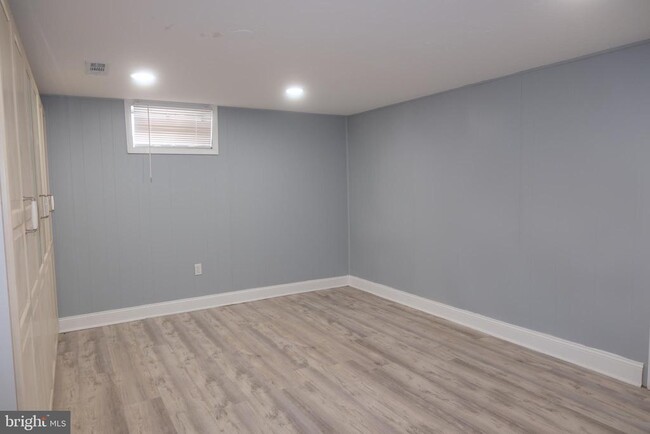 Building Photo - 3 Redgate Ct